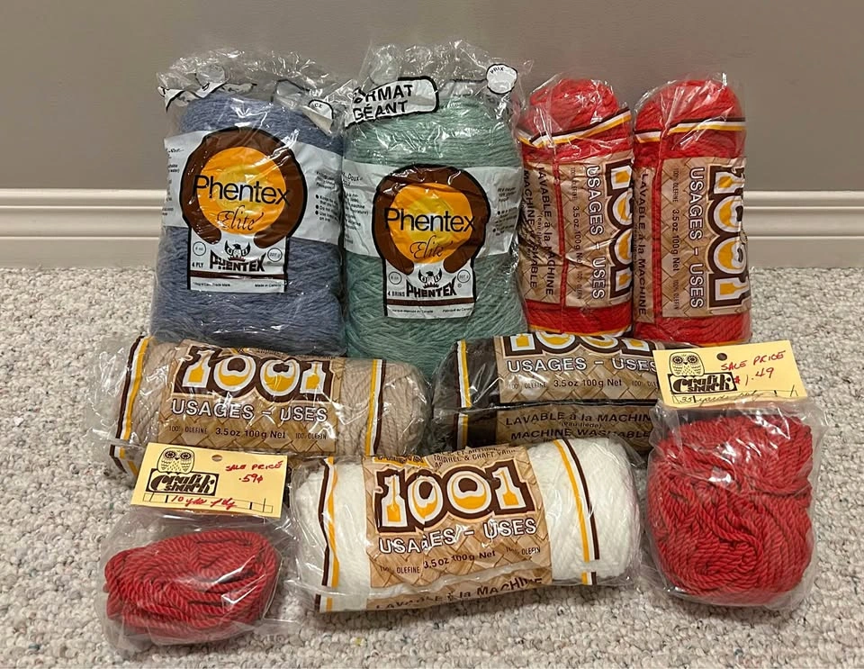 New 7 Packs of Yarn & 2 Packs of Poly
