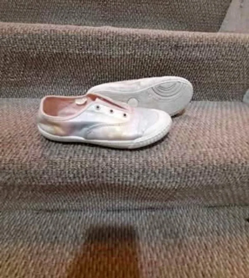 Kids Tie Dye Slip On Canvas Sneakers Size 3