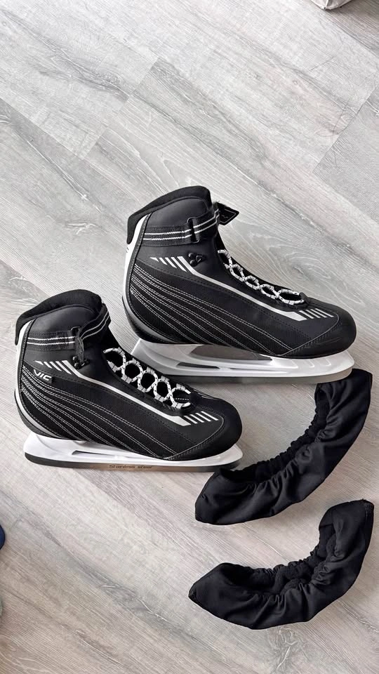 Mans ice skates size 11
