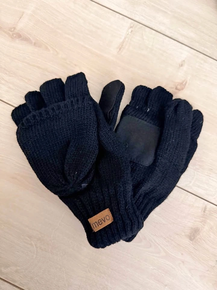 Fingerless Gloves with Flap