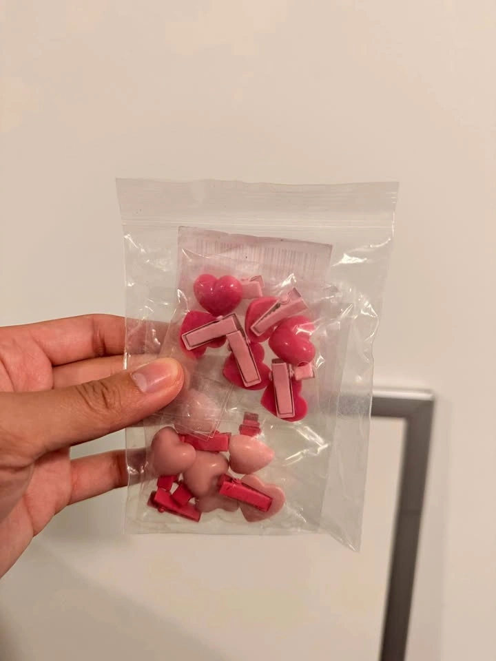 12 Pcs Heart Shaped Hair Clips