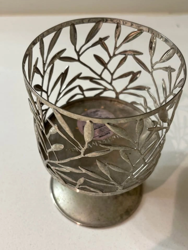 Bath and Bodyworks 3 Wick Candle Holder - photo 2