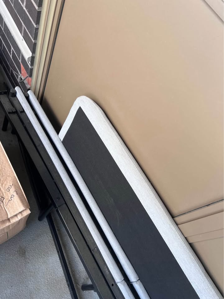 Ikea double bed frame - photo 2