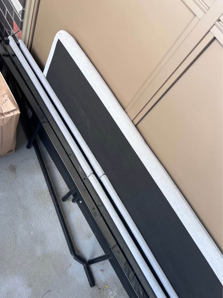 Ikea double bed frame - photo 4