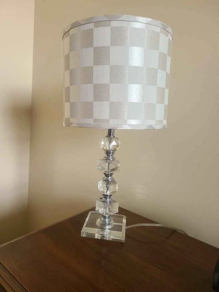 Crystal Table Lamp with Checkered Shade - photo 4