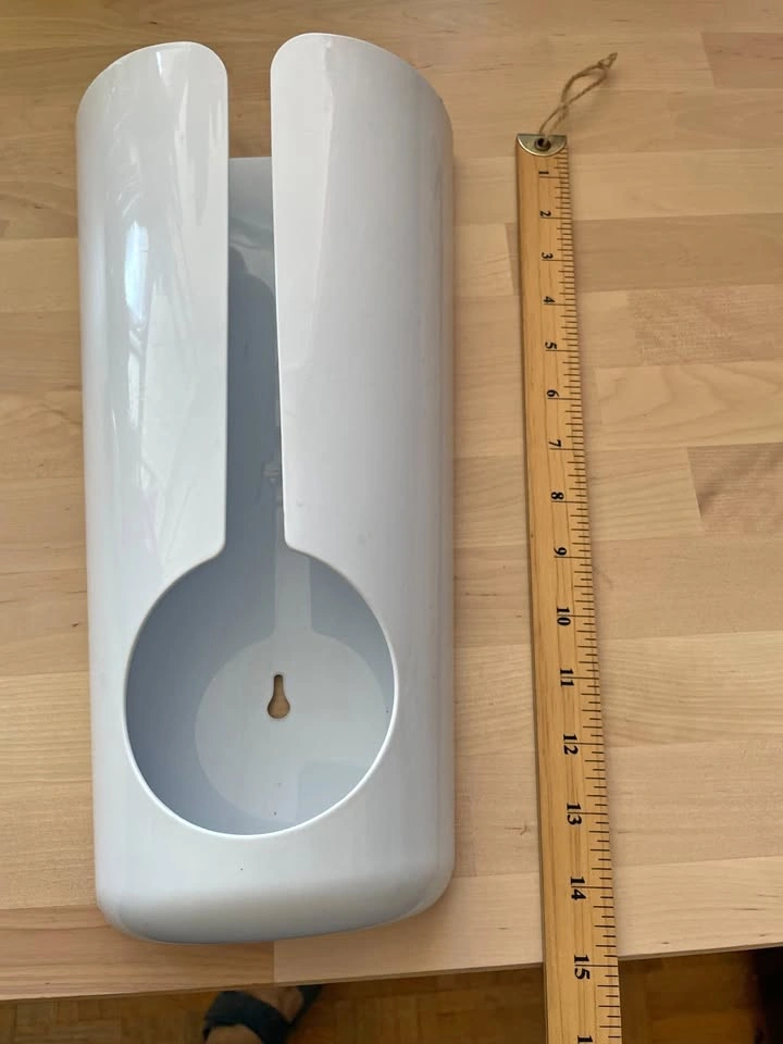Plastic bag holder / dispenser