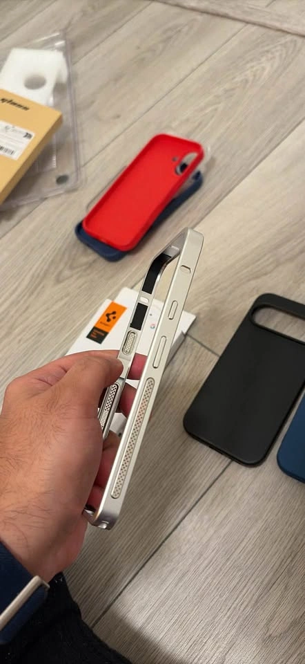 Pixel 10 Pro Cases + Screen Protector - photo 4