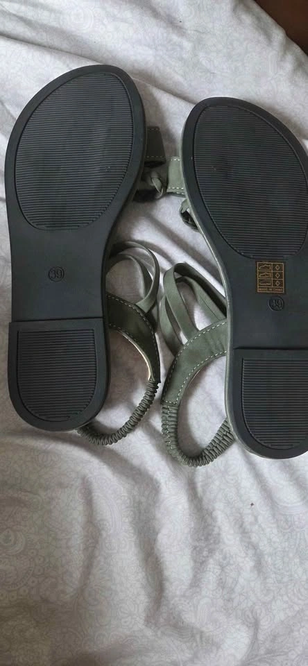 Yanlir Women's Belt Buckle Round Toe Slippers - Size 39 - photo 2