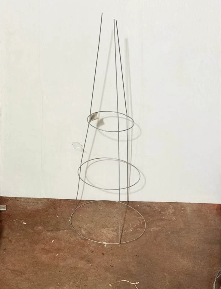 42" and 36" Galvanized Tomato Cages - photo 3