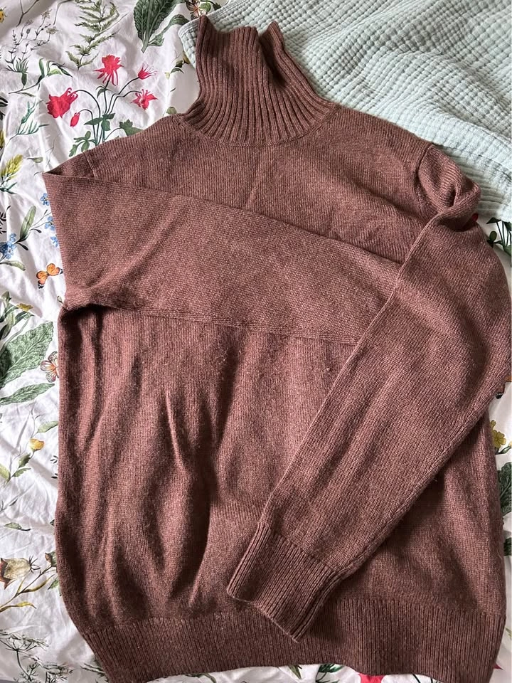 Warm Wool & Cotton Sweaters - $5 each or $20 for all - photo 2
