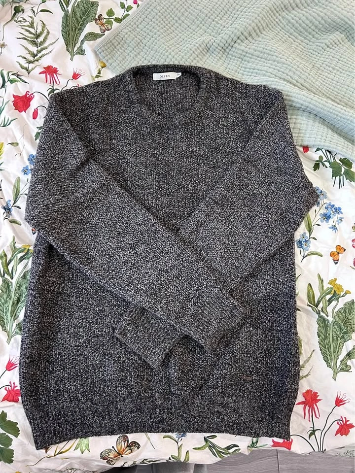 Warm Wool & Cotton Sweaters - $5 each or $20 for all - photo 4