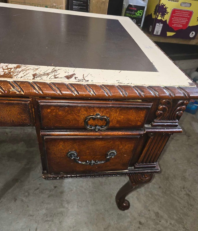 Used Solid Wood Computer Table - Northside Pickup - photo 4