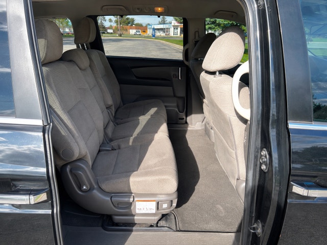 2012 Honda Odyssey EX - Moving Sale - photo 4