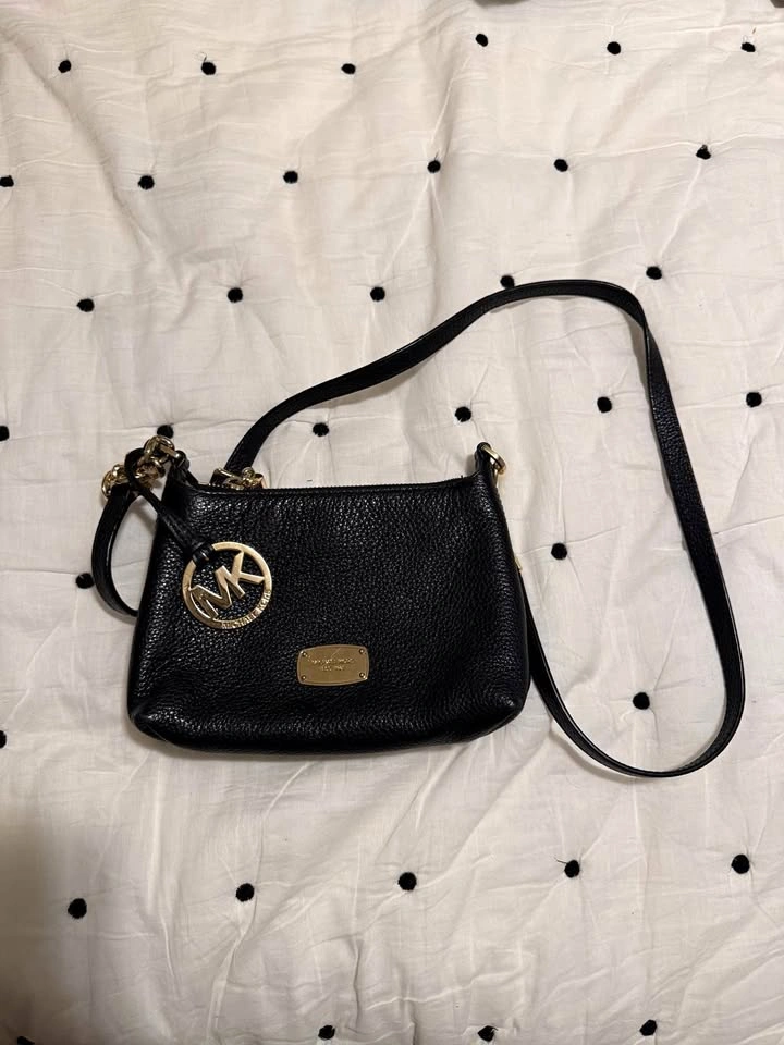 Black Cross Body Leather Purse