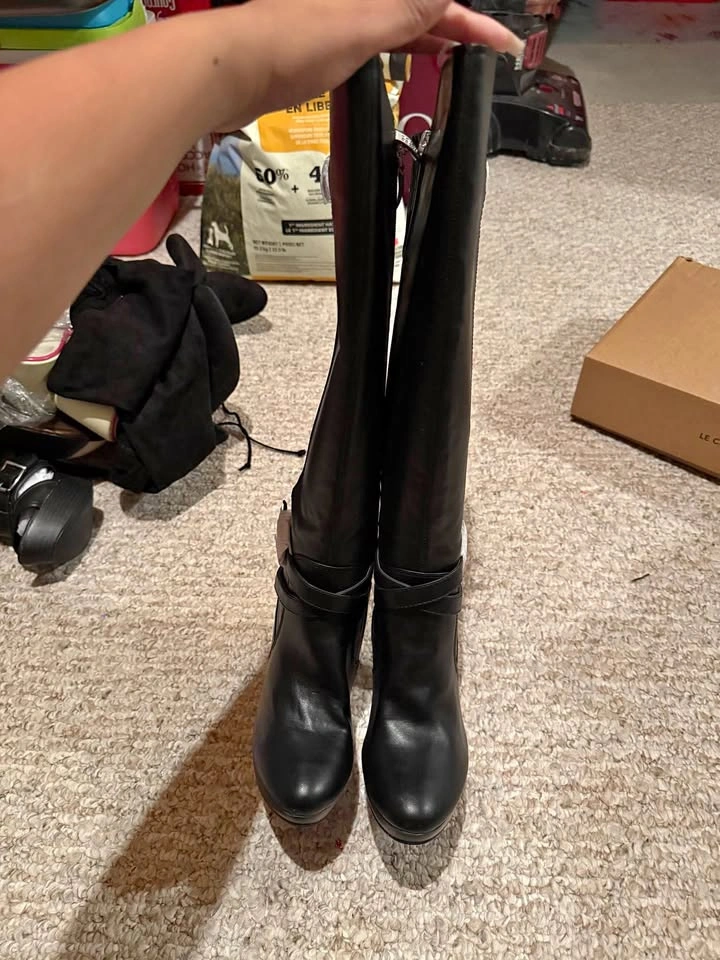 Guess Leather Boots - Size 7