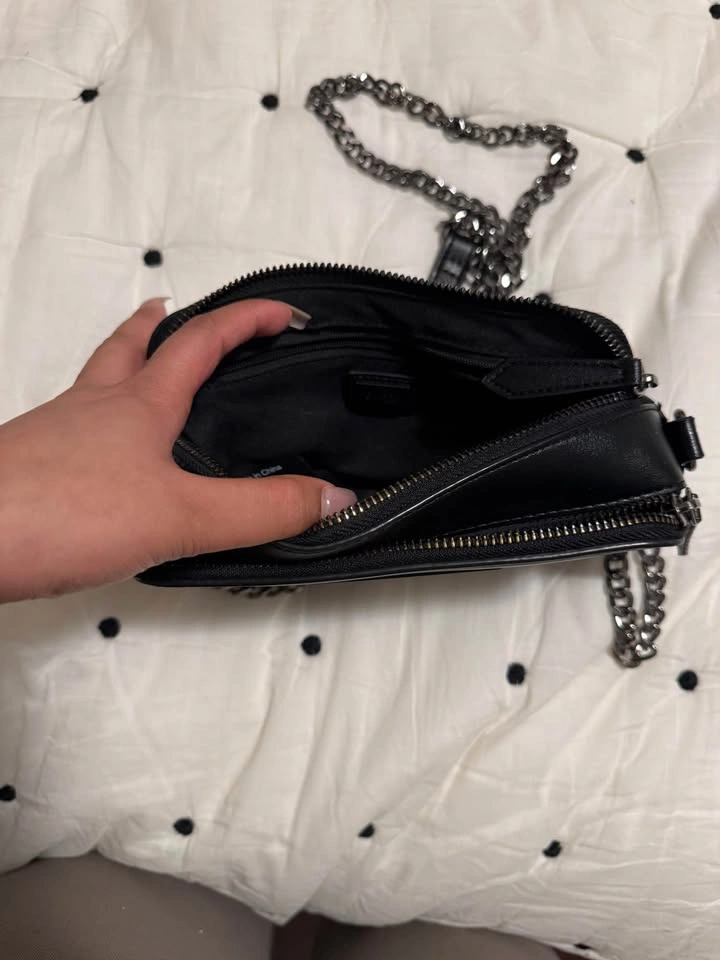 Guess Crossbody Purse - photo 3