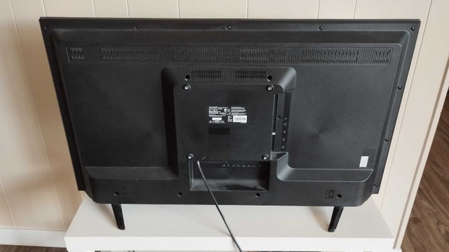 Sharp 40" LED TV - photo 2
