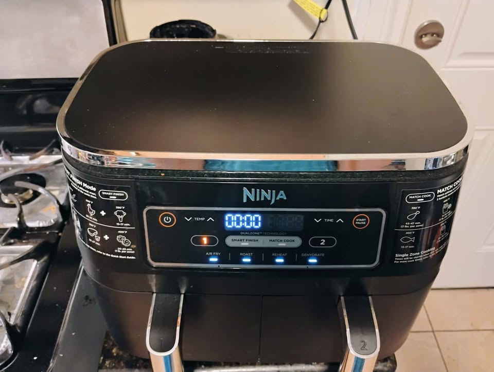 Ninja DZ100 Foodi 4-in-1, 8-qt., 2-Basket Air Fryer - photo 2