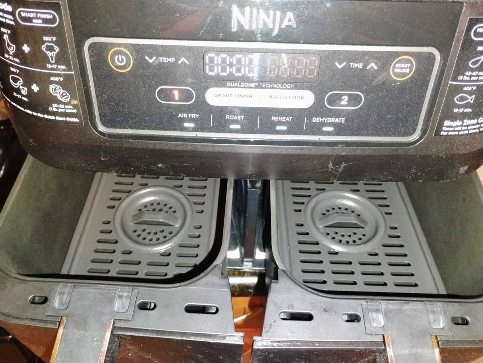 Ninja DZ100 Foodi 4-in-1, 8-qt., 2-Basket Air Fryer - photo 3