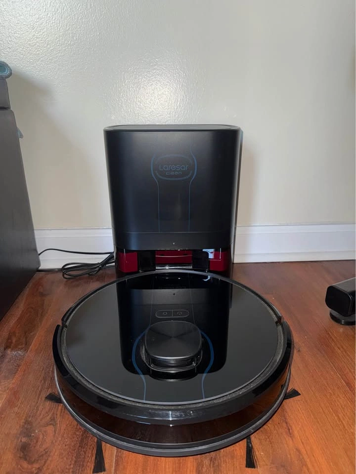 Laresar L6 Pro Robot Vacuum & Mop with Self-Emptying Station - photo 2