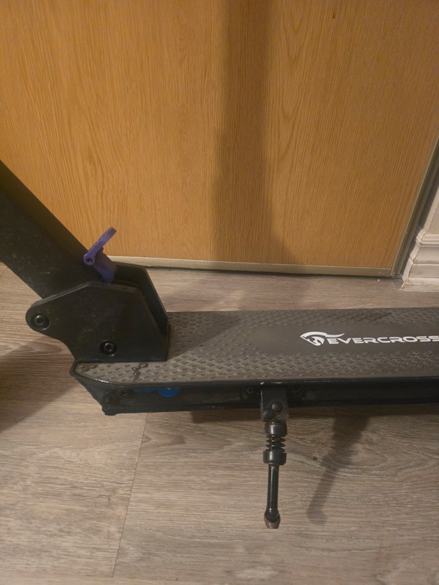 Evercross Electric Scooter - Parts/Repair - Screen Powers On - photo 3
