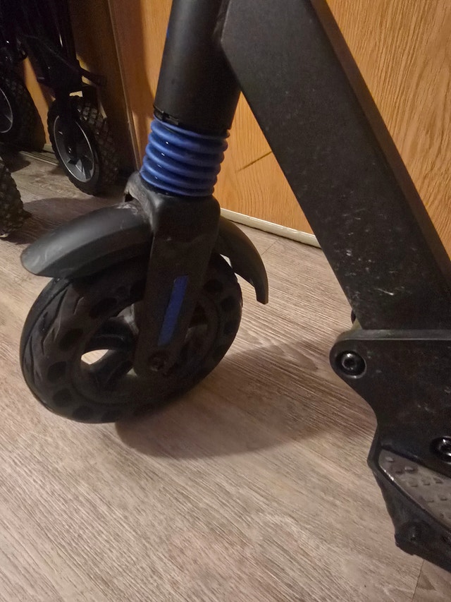 Evercross Electric Scooter - Parts/Repair - Screen Powers On - photo 4