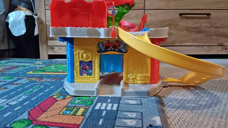 Fisher-Price Little People Sit 'n Stand Skyway