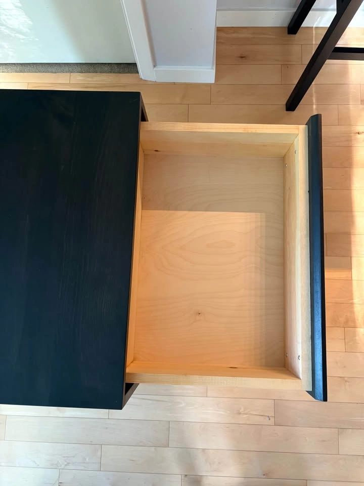 Nightstand with 3 drawers - photo 4