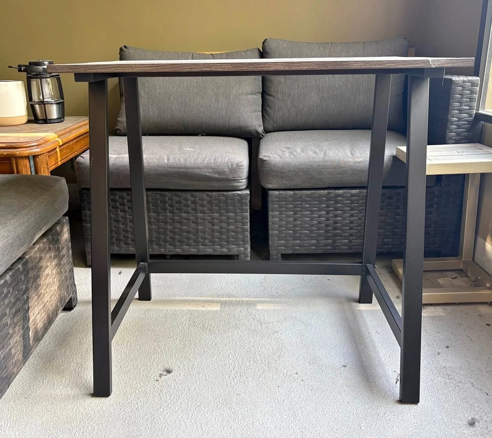 Table / Desk