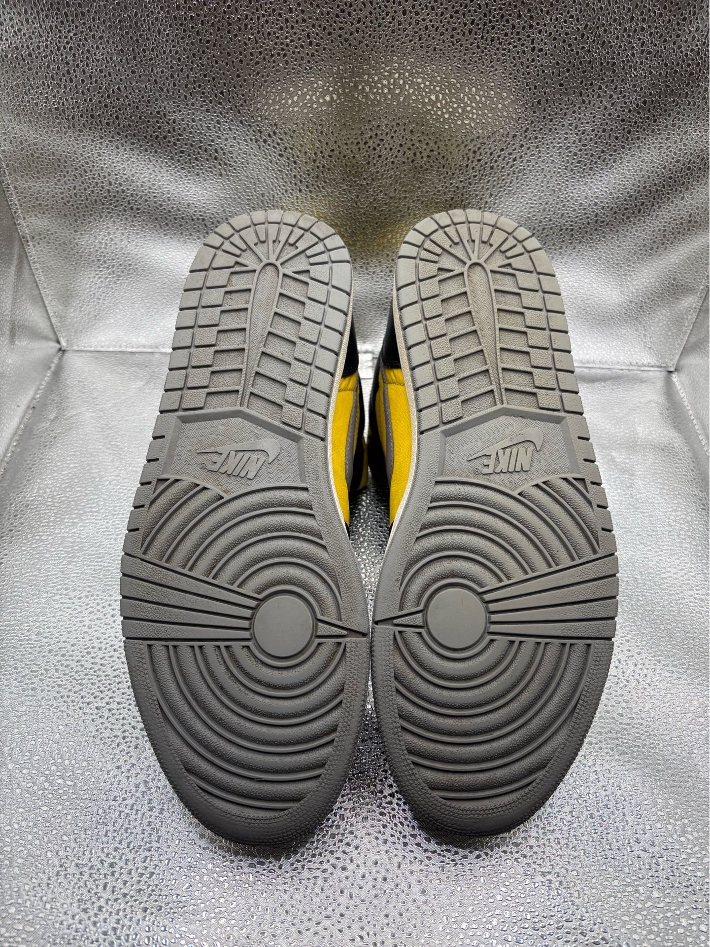 Air Jordan 1 Mid Black Speed Yellow - photo 3