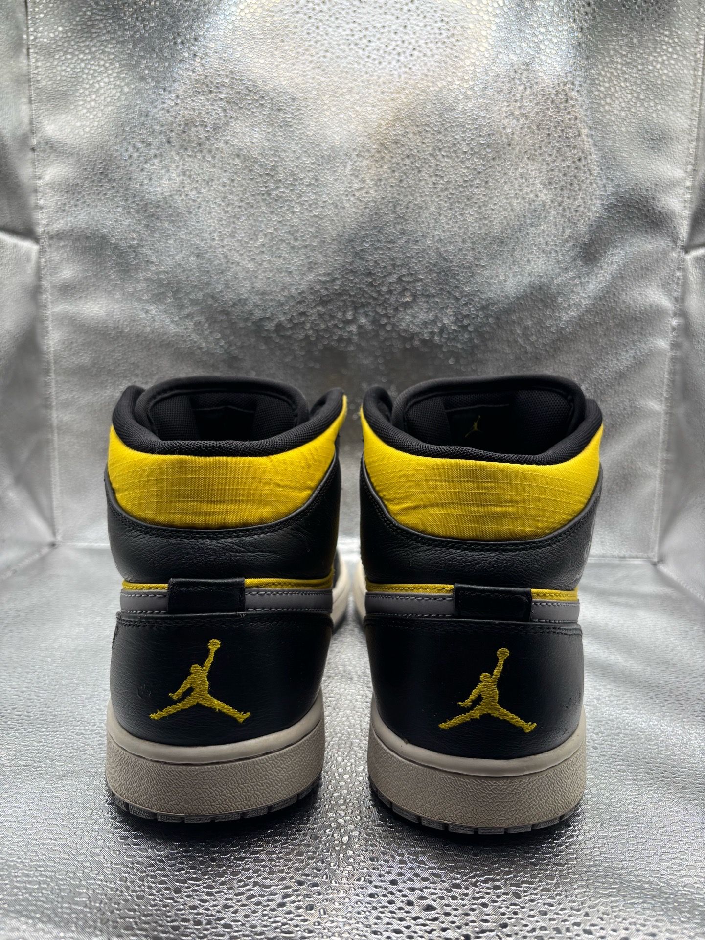 Air Jordan 1 Mid Black Speed Yellow - photo 4