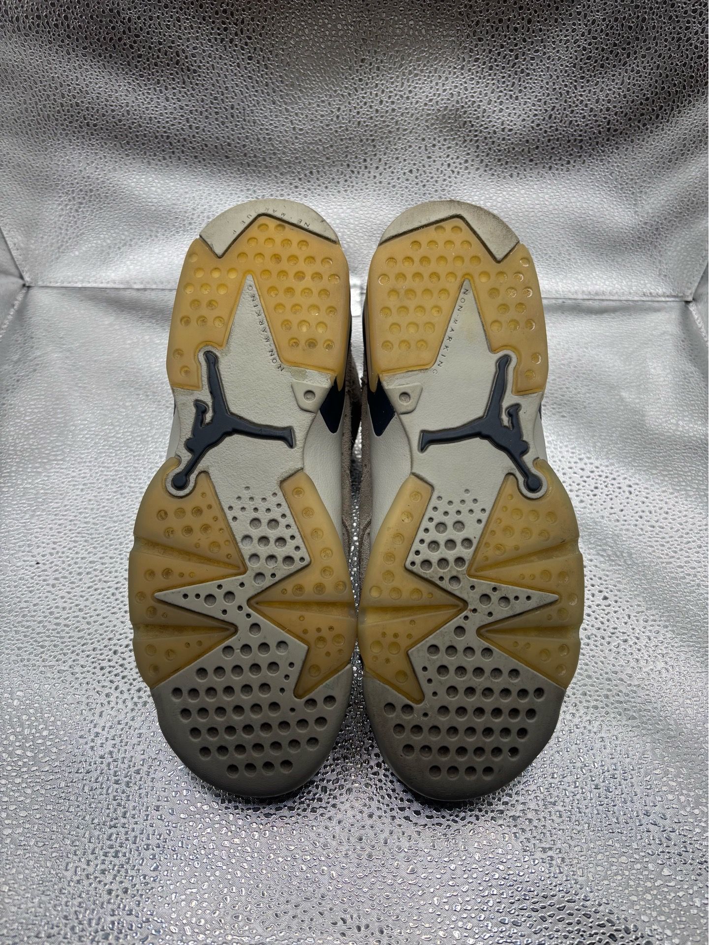 Air Jordan 6 Georgetown GS - photo 3