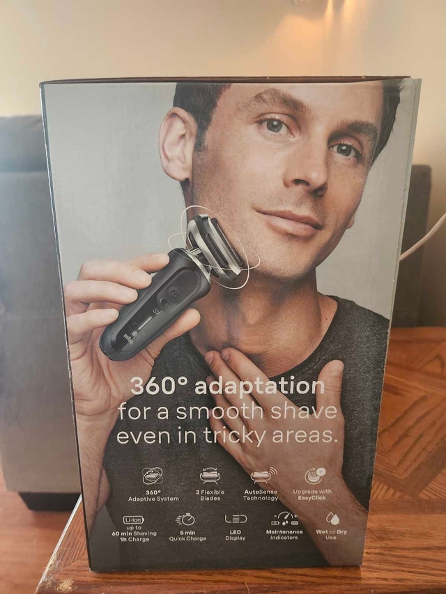 Brand New Braun Series 7 Shaver Unopened - photo 2