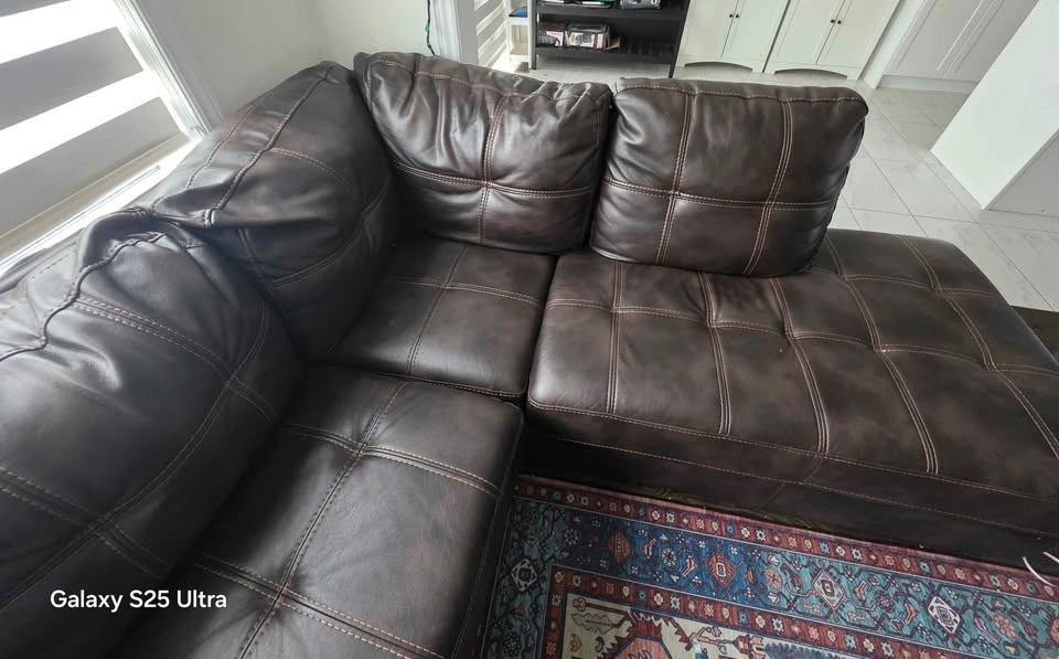 Like new Sectional sofa - photo 2