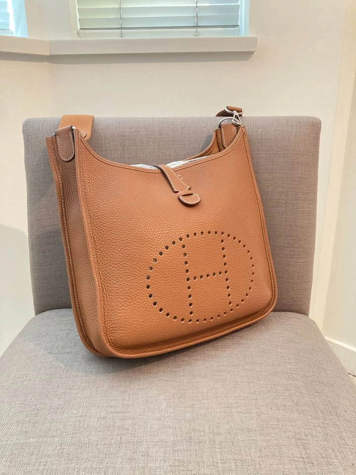 Excellent Condition Hermes Evelyne III PM Bag - photo 4