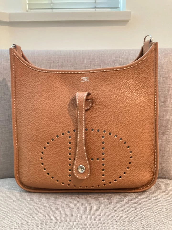 Excellent Condition Hermes Evelyne III PM Bag - photo 5