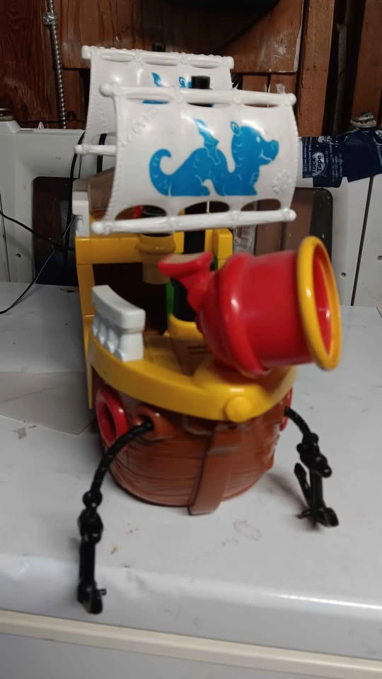 Fisher-Price Little People Lil' Movers Pirate Ship - photo 2