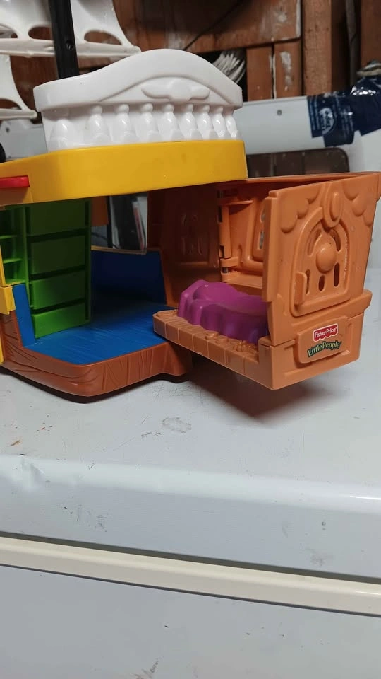 Fisher-Price Little People Lil' Movers Pirate Ship - photo 4