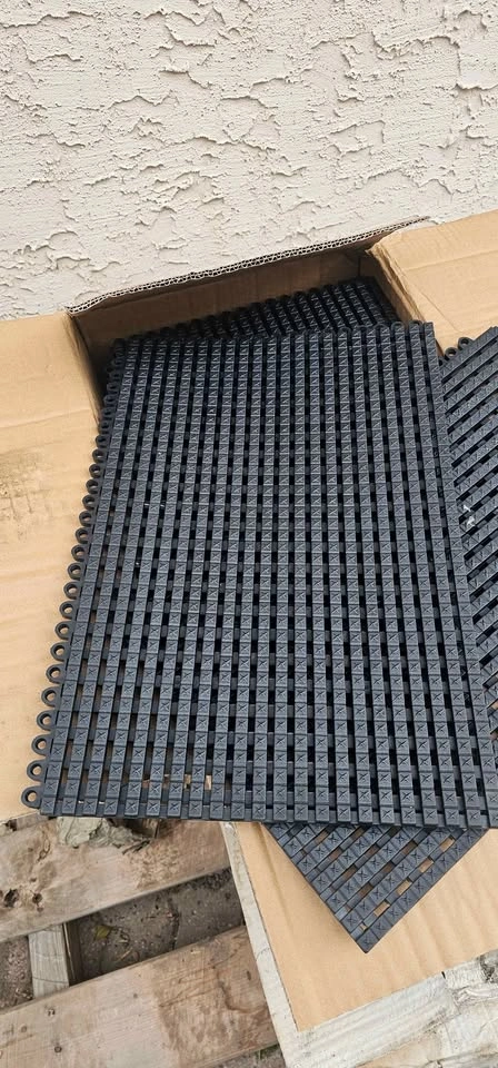 Heavy Duty Rubber Gym Mats / Flooring - photo 3