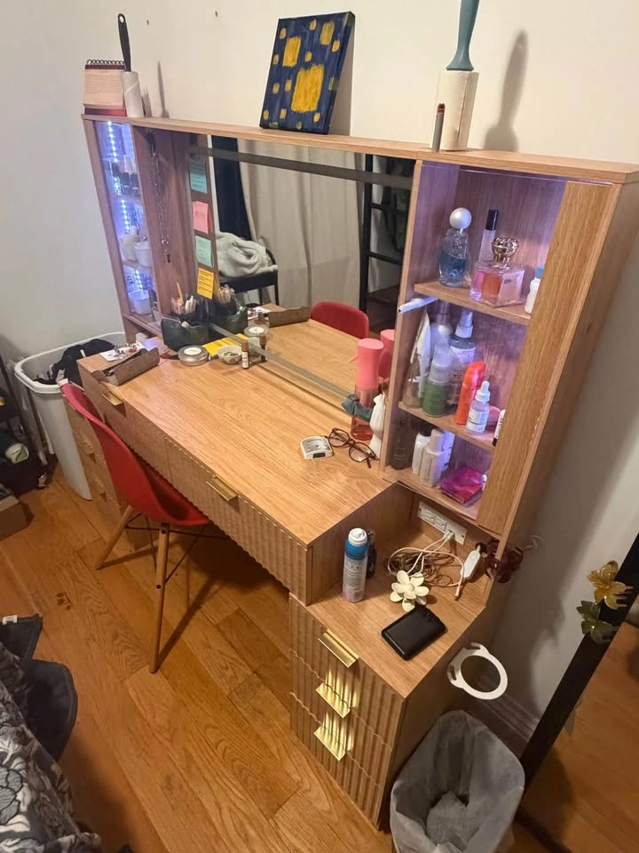 LED Vanity - Great Condition, Williamsburg Pickup - photo 3