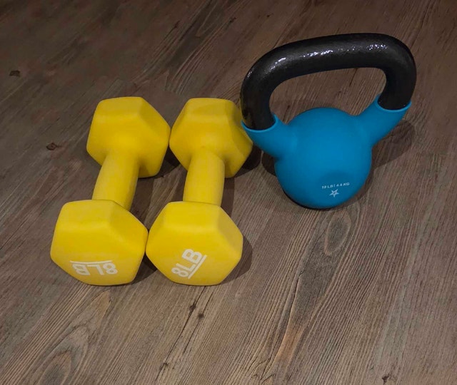 8lb Dumbbell Pair & 10lb Kettlebell – Like New