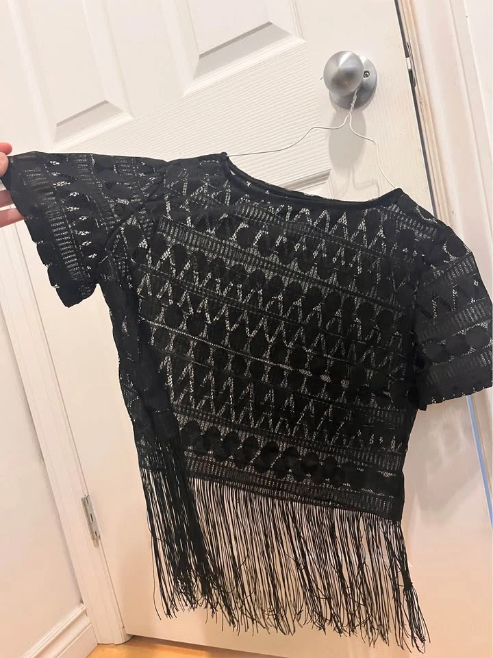 Fun festival top for layering - photo 2