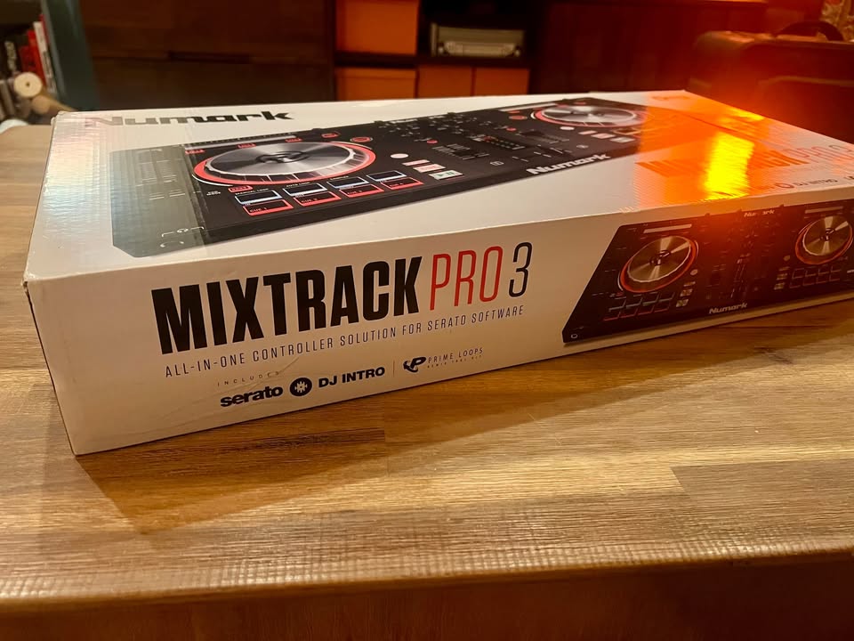 Numark Mixtrack Pro 3 + Sennheiser SMH-1000 - New - photo 5