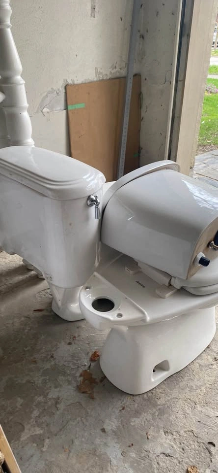 American standard toilets - photo 2