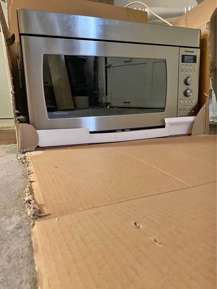 Panasonic Over the Range Microwave Oven