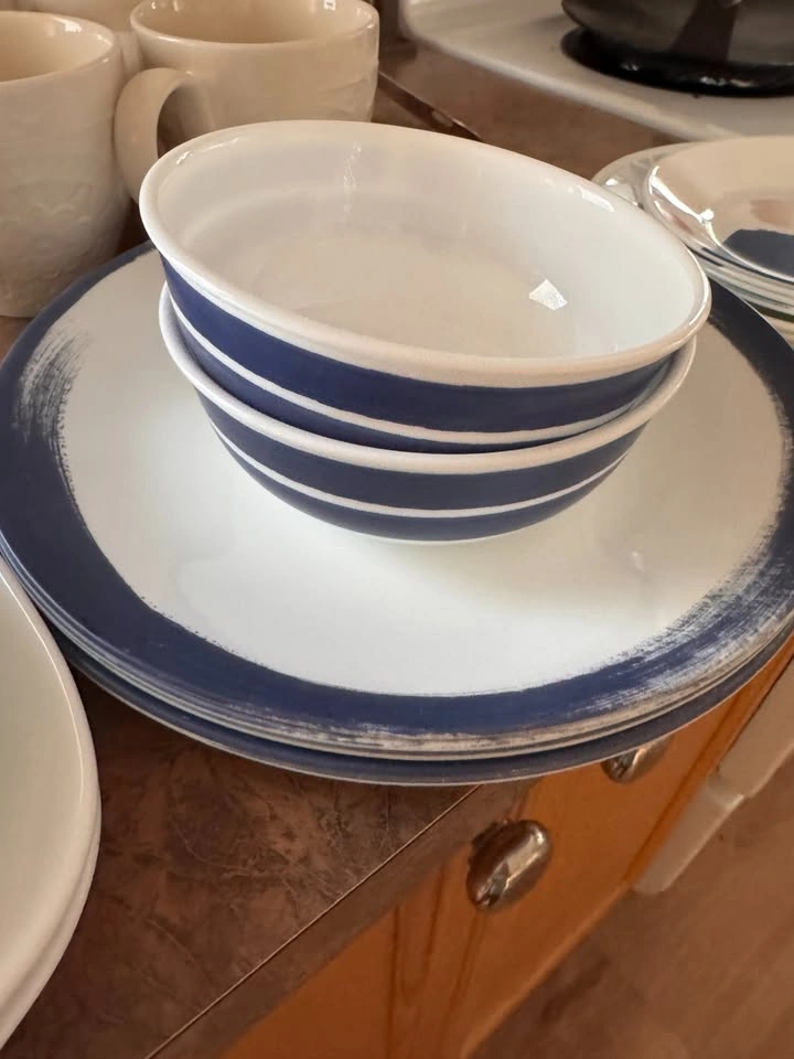 Moving sale, kitchen items - photo 2