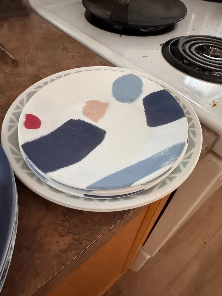 Moving sale, kitchen items - photo 3