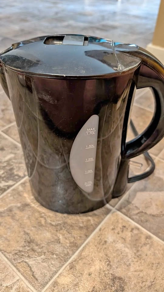 Everyday Essentials Electric Kettle E2711XXX