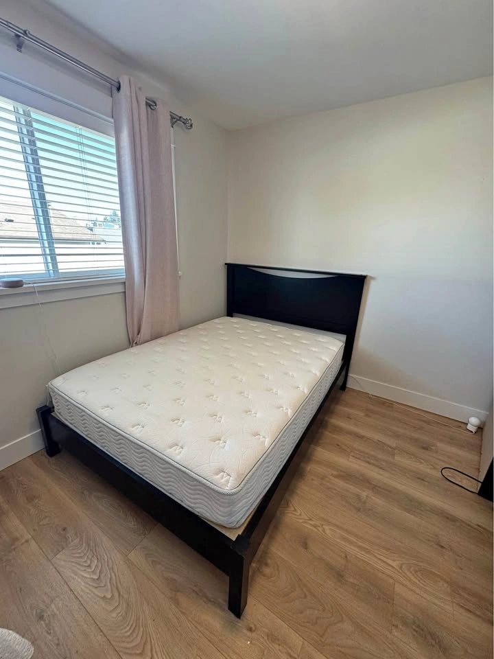 Full size bed