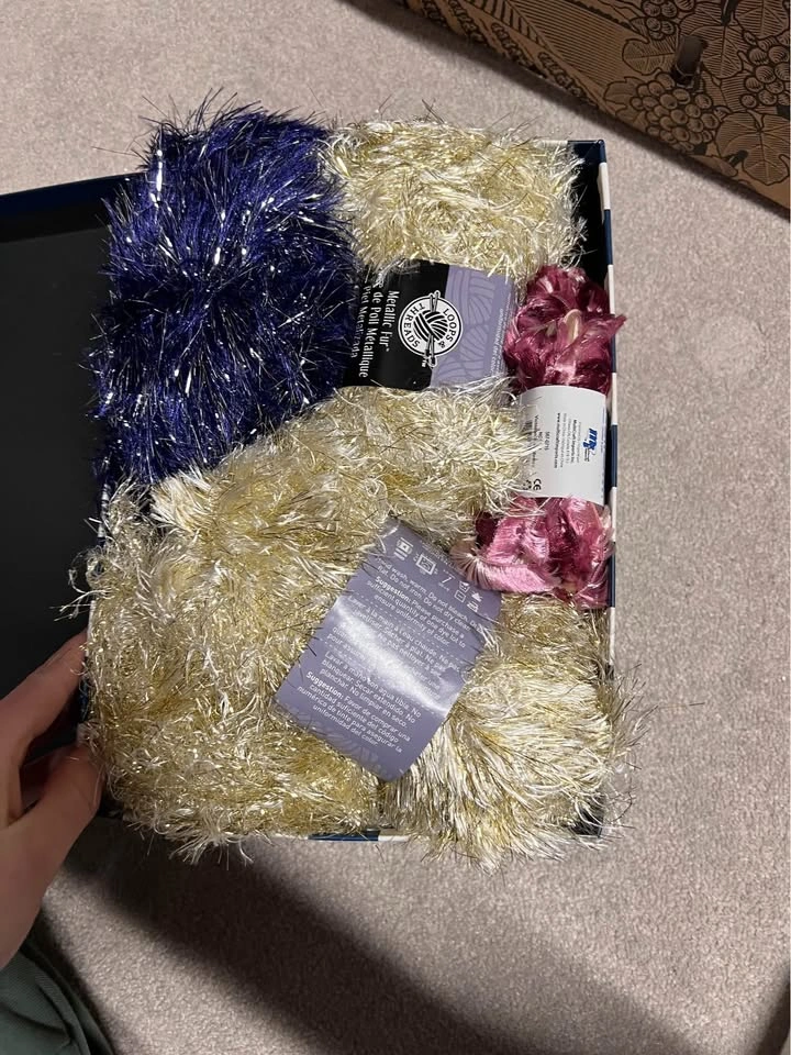 SCRAPBOOKING LOT! - photo 5